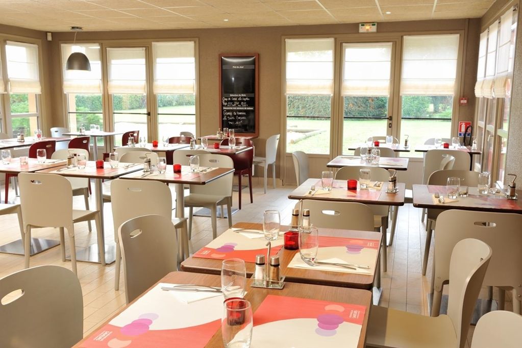 Kyriad Niort - La Creche Restoran fotoğraf